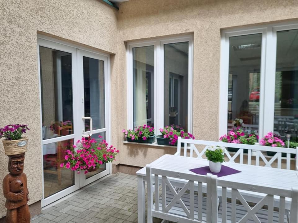 Dom Pracy Tworczej Polska Akademia Nauk Hotel Jurata Exterior photo
